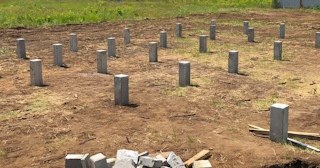 Фундамент на забивных жб сваях под ключ в Новомосковске - фундамент из забивных железобетонных свай цена от 3140 руб/м2